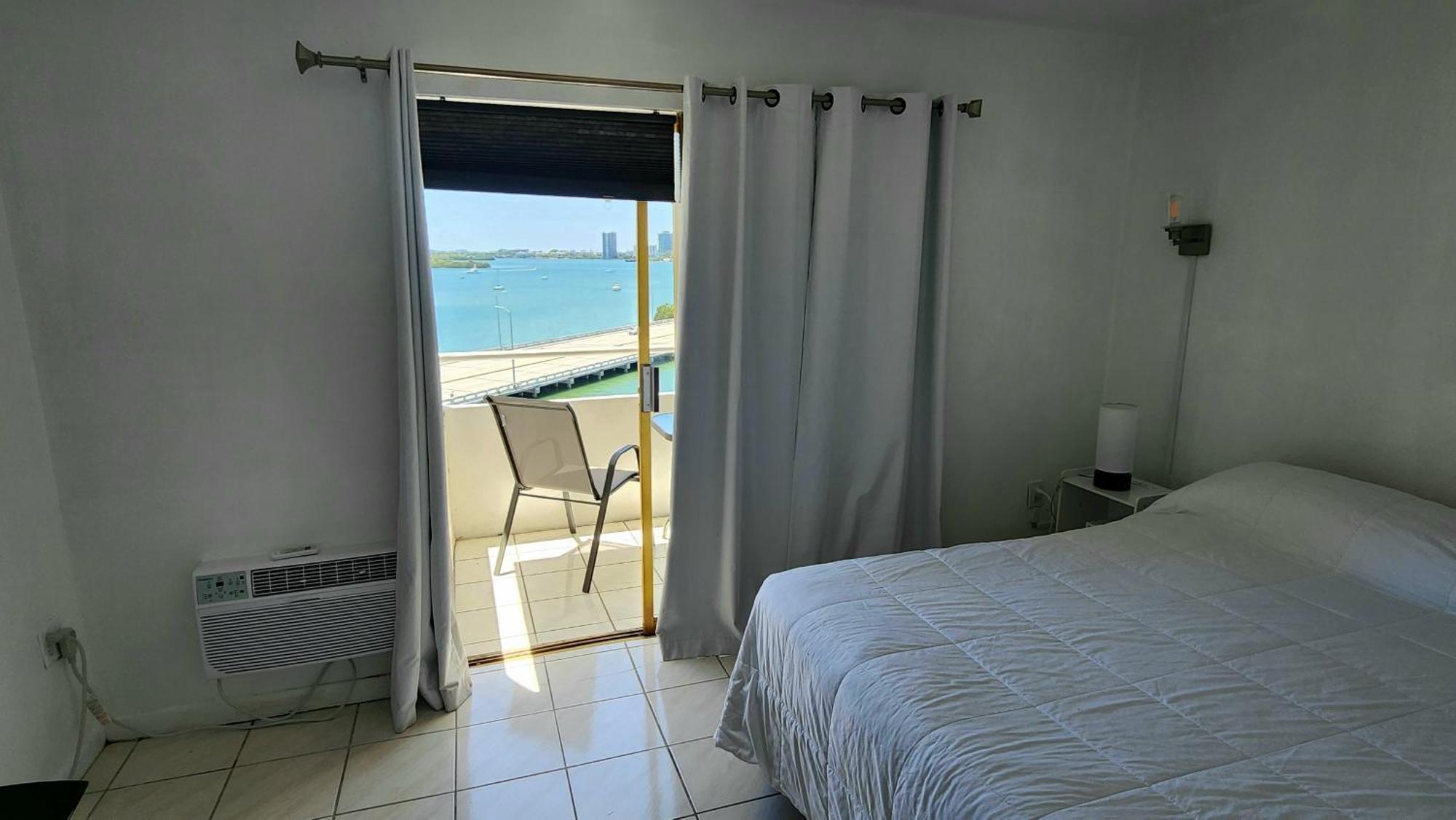 Bayfront Apartment Breathtaking Views- One Bedroom W Balcony- Living Room -Free Parking Miami Beach Exterior foto