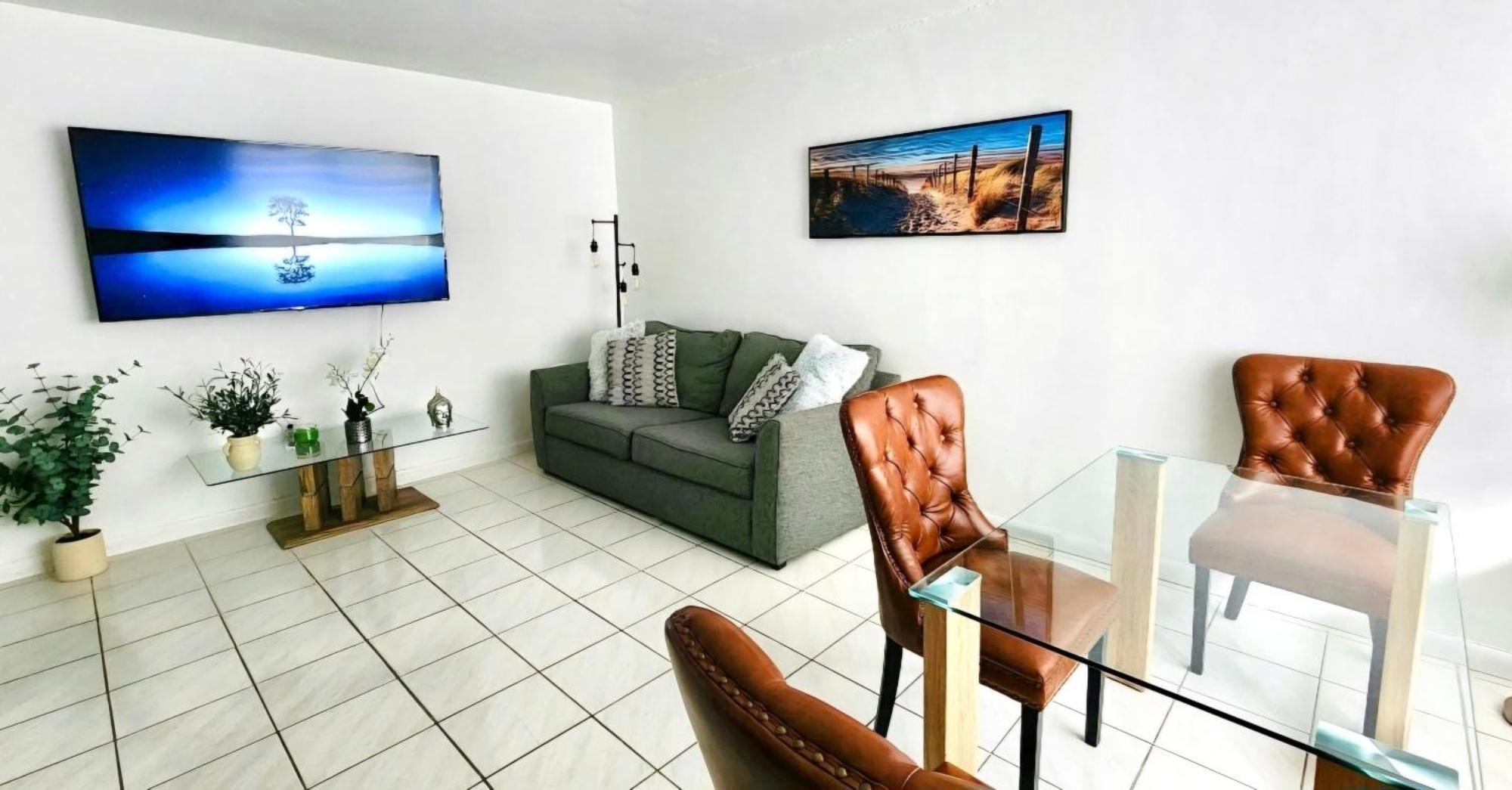 Bayfront Apartment Breathtaking Views- One Bedroom W Balcony- Living Room -Free Parking Miami Beach Habitación foto